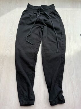 ALO Yoga Black Men's Joggers with Drawstring